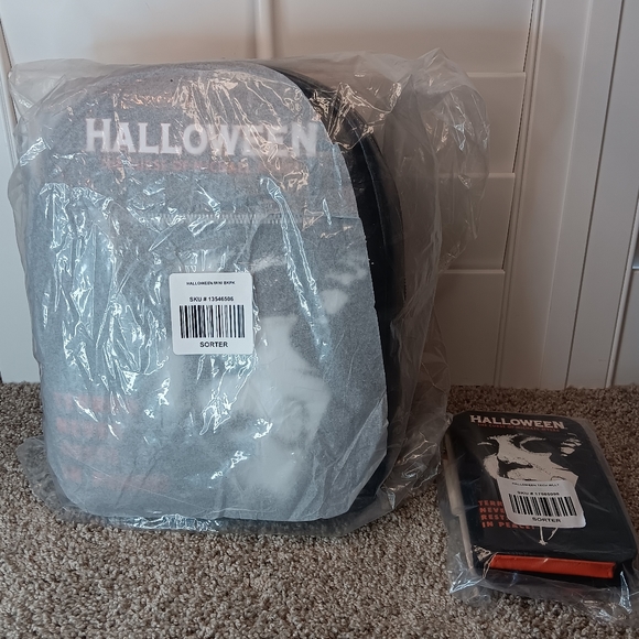 New Michael Myers Bioworld Mini Backpack And Matching Wallet, Halloween - Picture 14 of 15